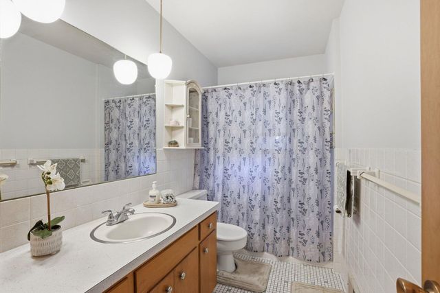 5216 Taylor Street NE, Fridley, MN 55421
