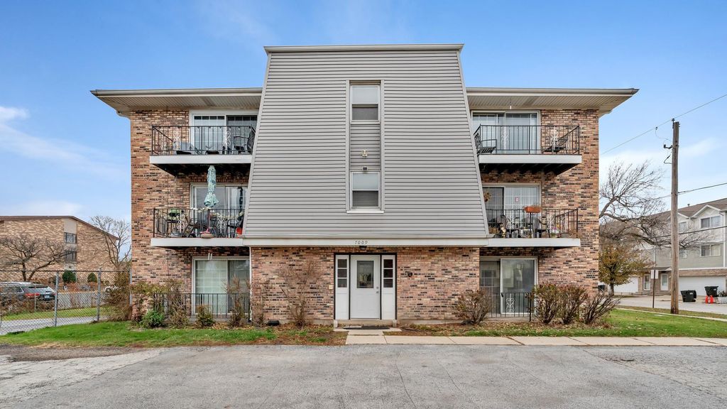 7009 100th Street 201, Chicago Ridge, IL 60415