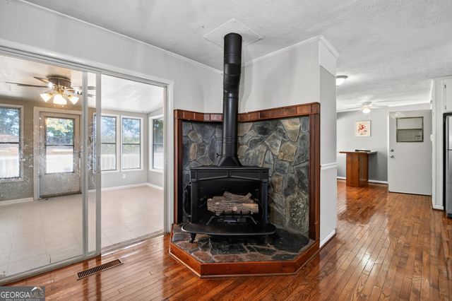 810 Hillside Drive, Gainesville, GA 30501