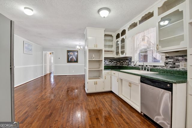 810 Hillside Drive, Gainesville, GA 30501