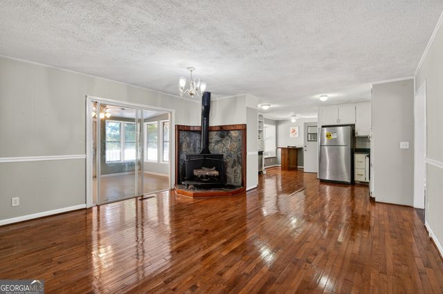 810 Hillside Drive, Gainesville, GA 30501