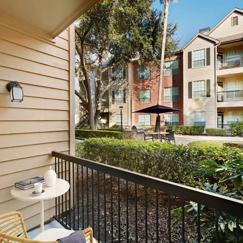 2700 Woodland Park Drive A, Houston, TX 77082