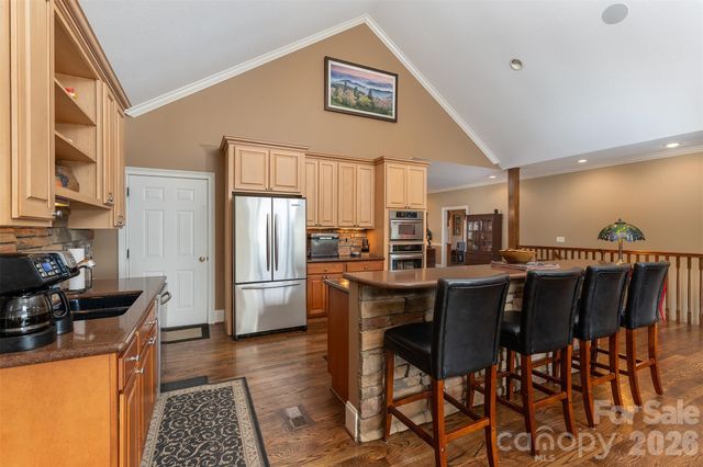 172 Sunny Ridge Road, Hendersonville, NC 28739