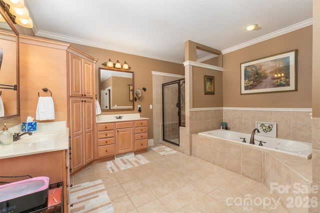 172 Sunny Ridge Road, Hendersonville, NC 28739
