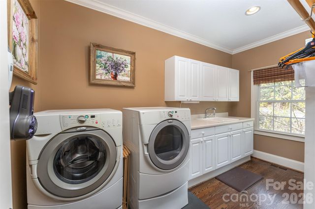 172 Sunny Ridge Road, Hendersonville, NC 28739