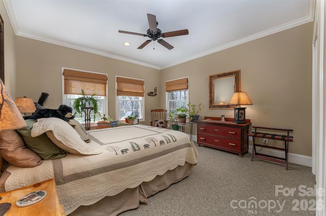 172 Sunny Ridge Road, Hendersonville, NC 28739