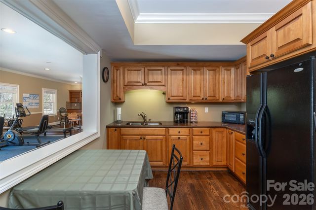172 Sunny Ridge Road, Hendersonville, NC 28739
