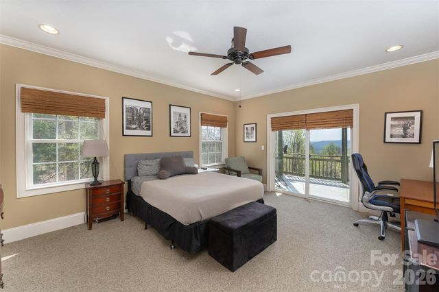 172 Sunny Ridge Road, Hendersonville, NC 28739