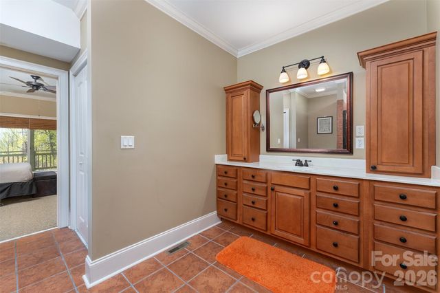 172 Sunny Ridge Road, Hendersonville, NC 28739