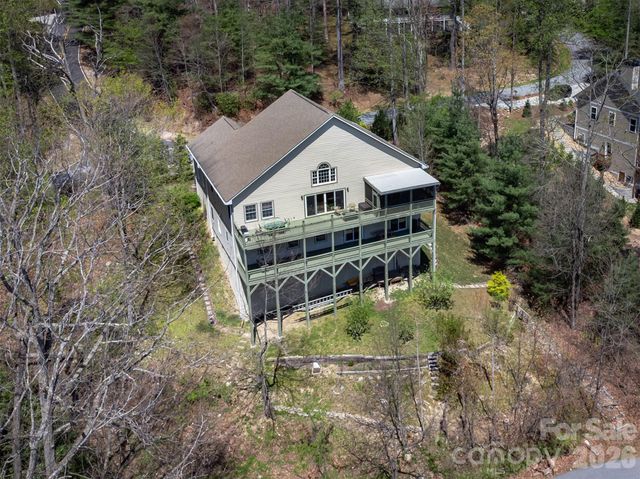 172 Sunny Ridge Road, Hendersonville, NC 28739