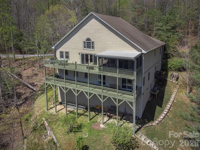 172 Sunny Ridge Road, Hendersonville, NC 28739