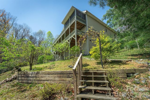 172 Sunny Ridge Road, Hendersonville, NC 28739