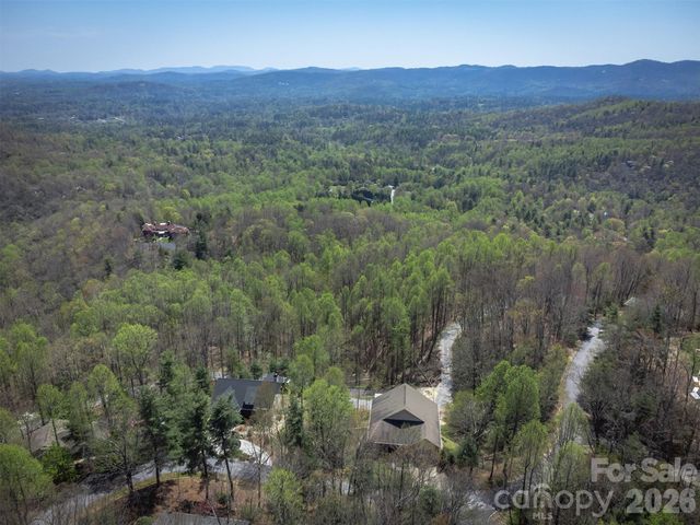 172 Sunny Ridge Road, Hendersonville, NC 28739