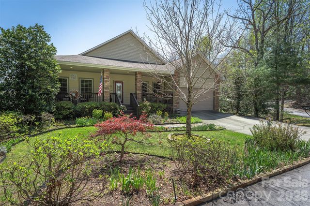 172 Sunny Ridge Road, Hendersonville, NC 28739