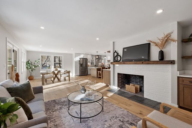 34 Woodcrest Road, Boxford, MA 01921