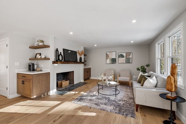 34 Woodcrest Road, Boxford, MA 01921