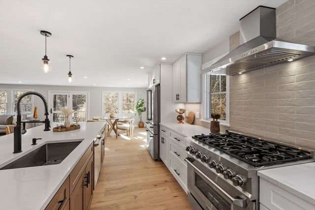 34 Woodcrest Road, Boxford, MA 01921