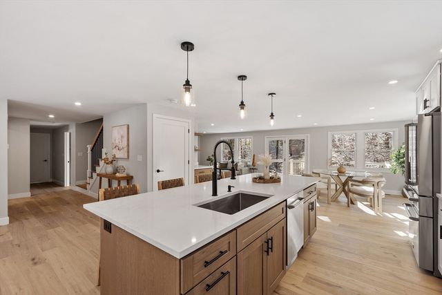 34 Woodcrest Road, Boxford, MA 01921