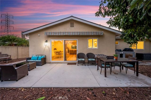 19182 Lindsay Lane, Huntington Beach, CA 92646