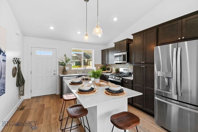 758 Thrice Loop, Belgrade, MT 59714