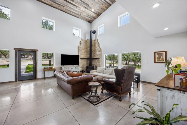 6411 W Fitzhugh RD, Dripping Springs, TX 78620