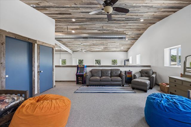 6411 W Fitzhugh RD, Dripping Springs, TX 78620