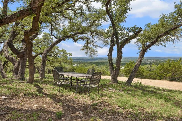 6411 W Fitzhugh RD, Dripping Springs, TX 78620