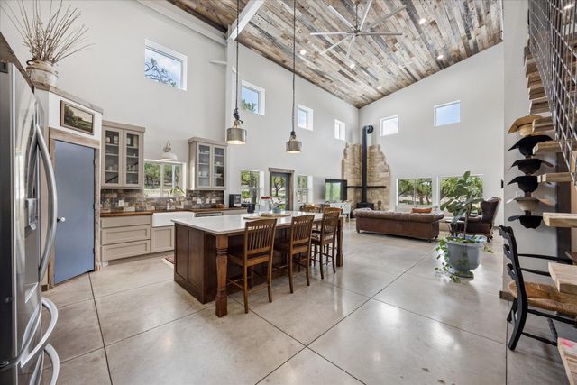 6411 W Fitzhugh RD, Dripping Springs, TX 78620