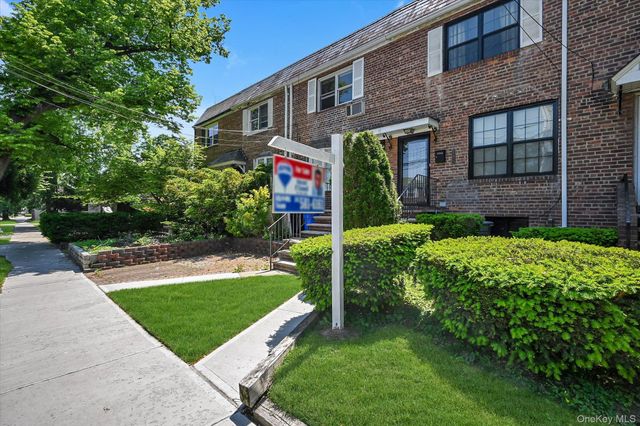 15822 Powells Cove Boulevard, Whitestone, NY 11357