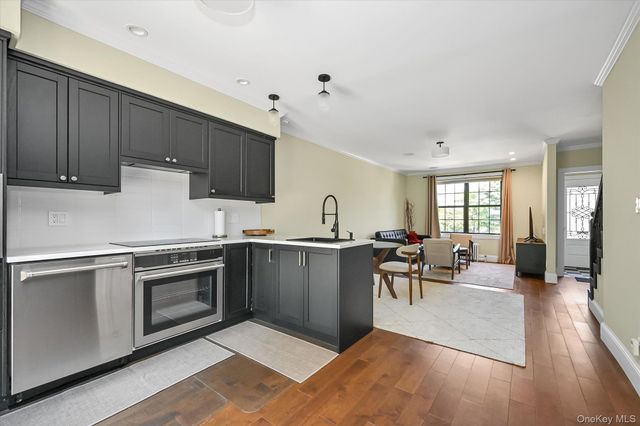 15822 Powells Cove Boulevard, Whitestone, NY 11357