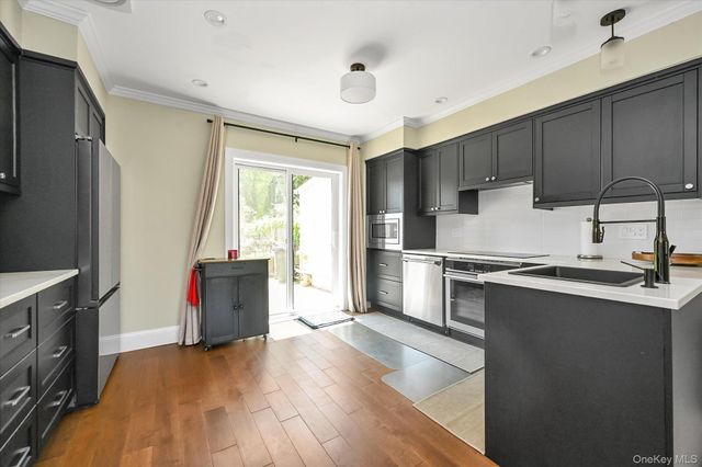 15822 Powells Cove Boulevard, Whitestone, NY 11357