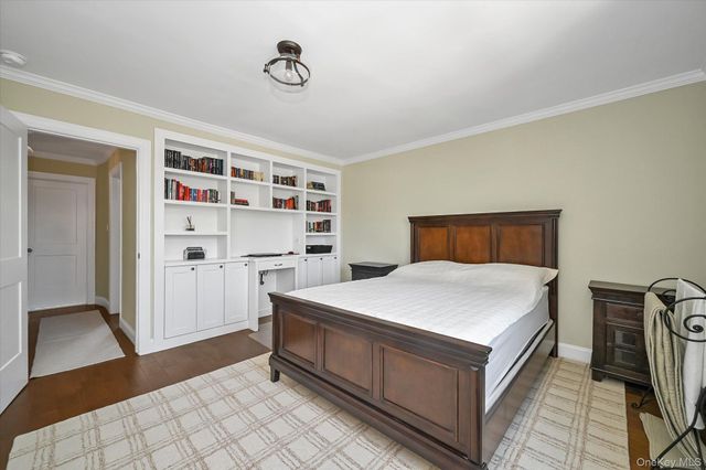15822 Powells Cove Boulevard, Whitestone, NY 11357