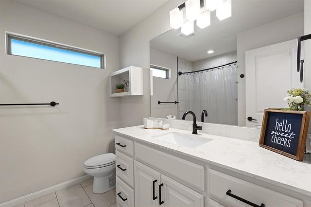 812 Fox Hollow Street, Norman, OK 73069