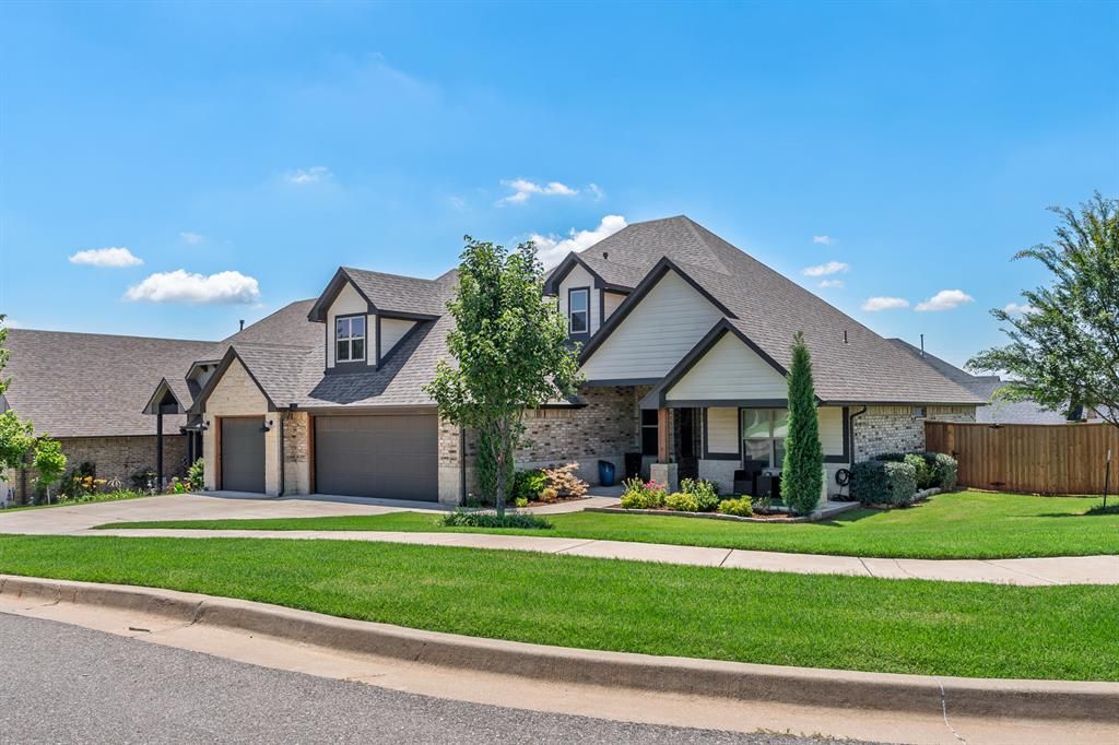 812 Fox Hollow Street, Norman, OK 73069