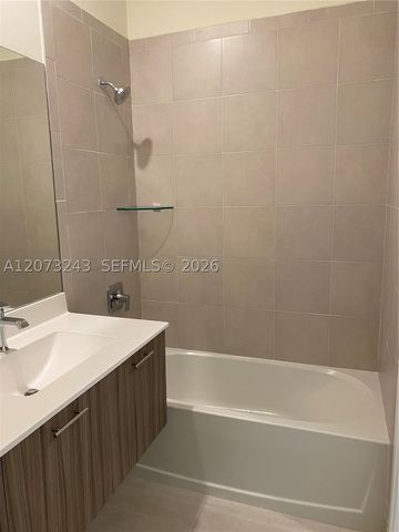 7915 NW 104th Ave 4, Doral, FL 33178