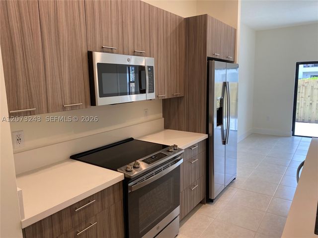 7915 NW 104th Ave 4, Doral, FL 33178