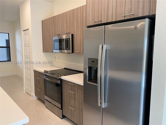 7915 NW 104th Ave 4, Doral, FL 33178