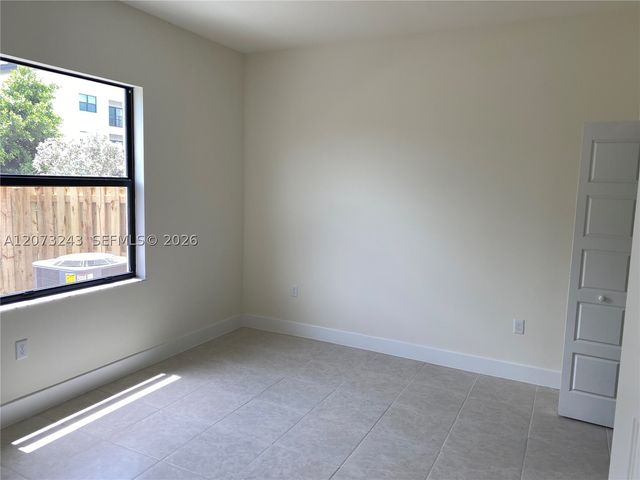 7915 NW 104th Ave 4, Doral, FL 33178