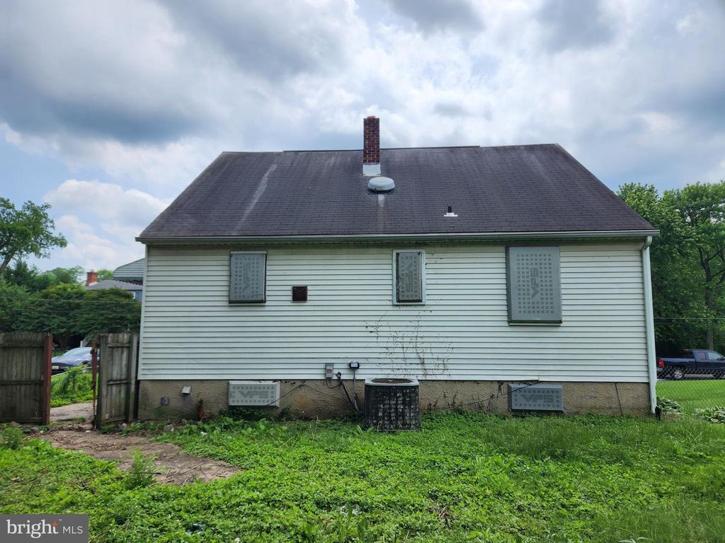 130 5TH AVE, Baltimore, MD 21227