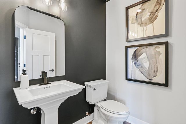 422 Bower Lane, Oswego, IL 60543