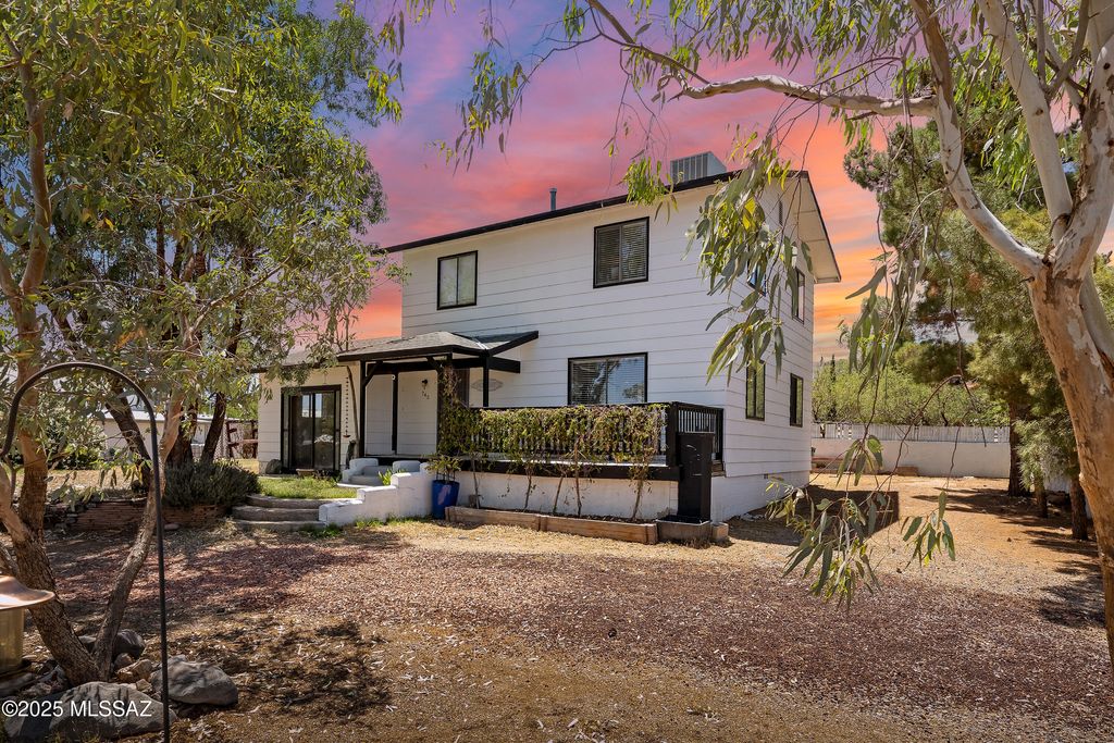 745 N Las Flores Drive, Oracle, AZ 85623