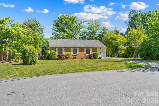 19 Wilburn Road, Asheville, NC 28806