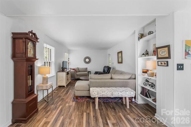 19 Wilburn Road, Asheville, NC 28806