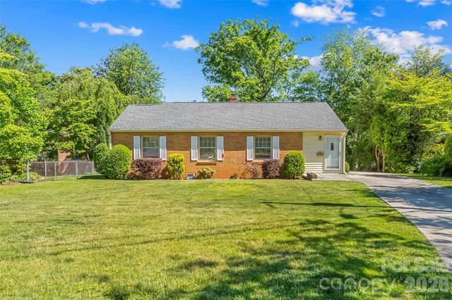 19 Wilburn Road, Asheville, NC 28806