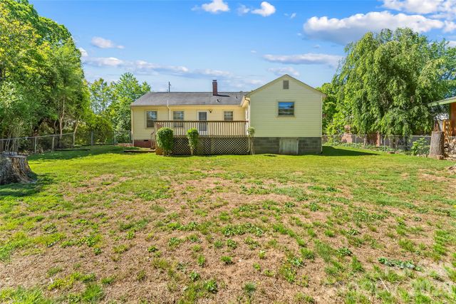 19 Wilburn Road, Asheville, NC 28806