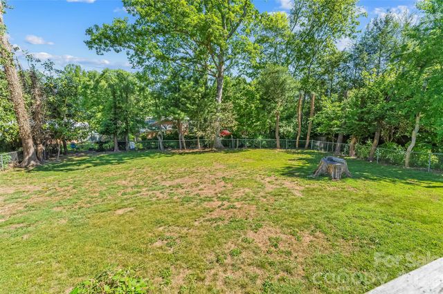 19 Wilburn Road, Asheville, NC 28806