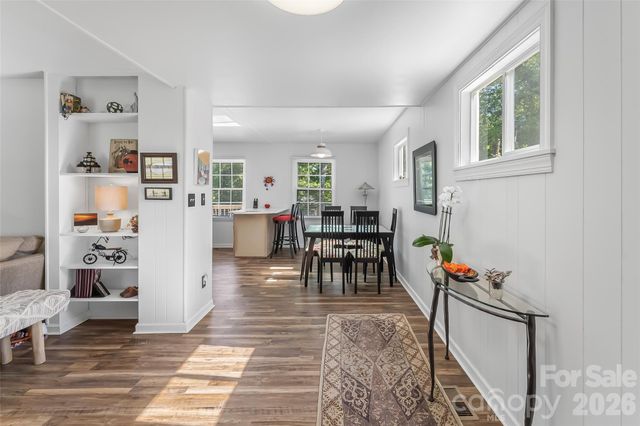 19 Wilburn Road, Asheville, NC 28806