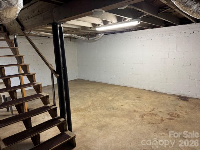 19 Wilburn Road, Asheville, NC 28806