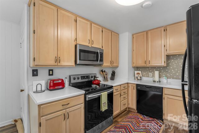 19 Wilburn Road, Asheville, NC 28806