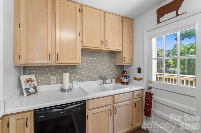 19 Wilburn Road, Asheville, NC 28806